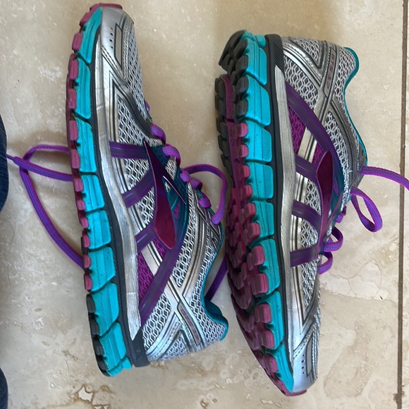 Brooks Running Shoes - Picture 8 of 8